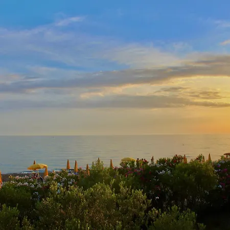 ホテル Vila Mare Nostrum Shëngjin