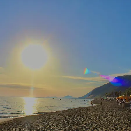 ホテル Vila Mare Nostrum Shëngjin